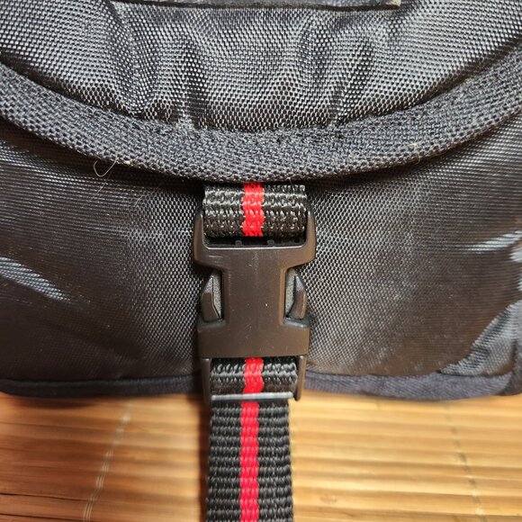 Nikon Camera Bag Padded Compact Carry Case 6" Wide x 6.5" Tall x 2 3/4" Deep - Picture 3 of 7